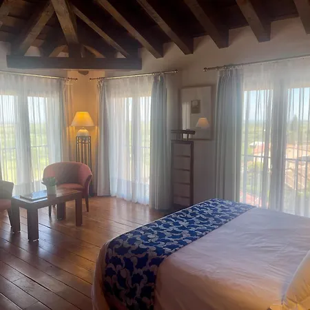 Hotel El Rancho 4*
