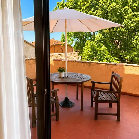 Hotel El Rancho 4*